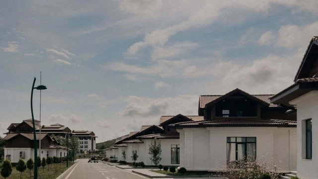 Etihad Town — Community Street